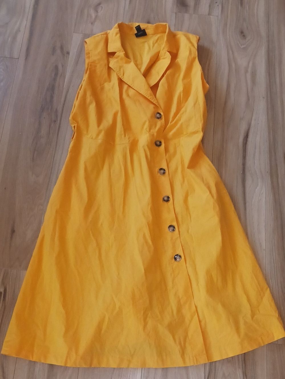 Worthington Sleveless Yello Dress